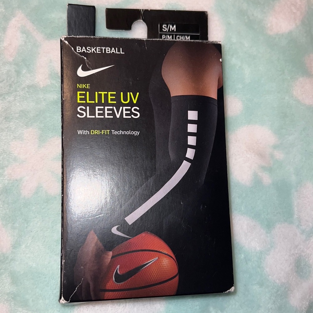 NIKE ELITE UV SLEEVES
